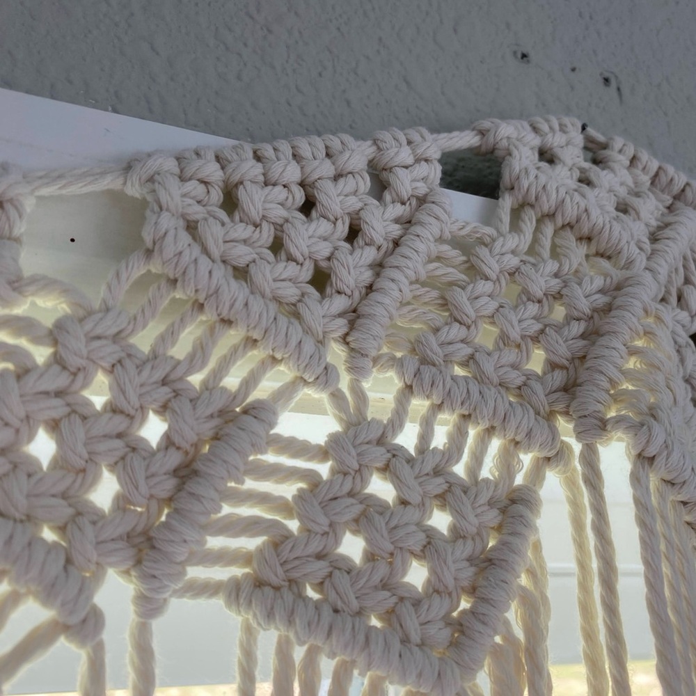 Hand-tied Macramé Backdrop - Picture 2 of 4